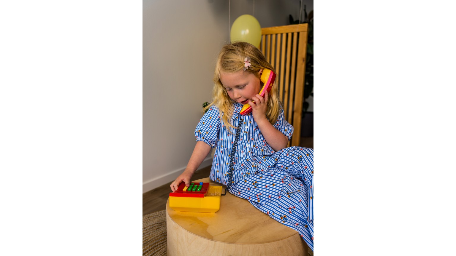 Classic trykknap telefon L.19 cm - assorteret
